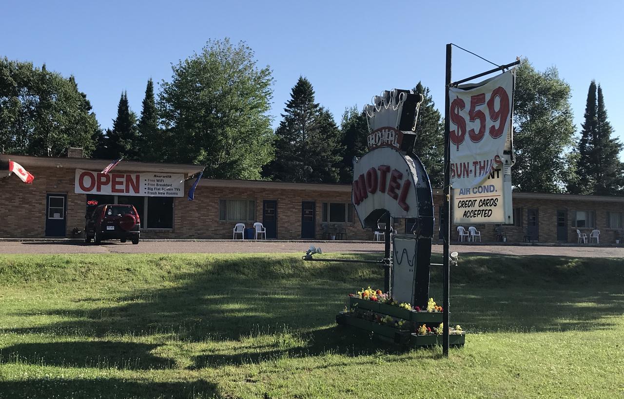 Royal Motel Ironwood Exterior photo